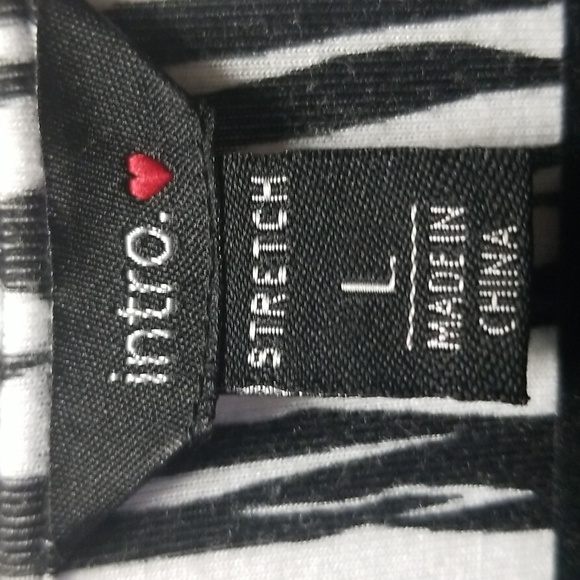 INTRO Sz L, Black & White Tunic Blouse. Excellent pre-owned Condition CL#66 - Picture 3 of 5